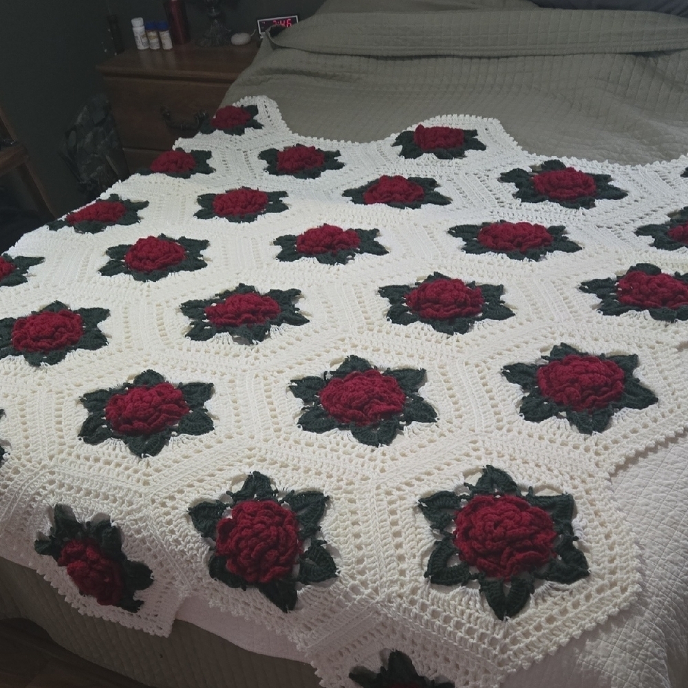 Crochet Blanket  Vintage Victorian Rose Pattern Deep Red Green White Cottagecore